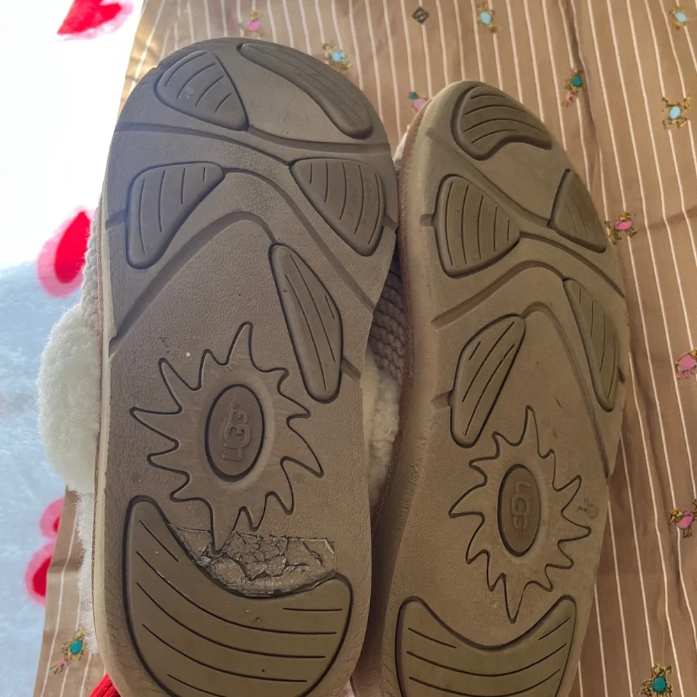 UGG Beige Knit Slippers with Shearling - Picture 4 of 6